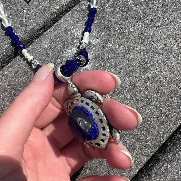 CLEARANCE Blue and White Beaded Turtle Necklace and Earrings - Picture 3 of 10